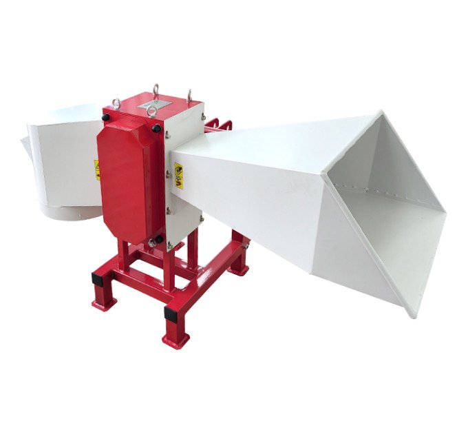 Tocător de crengi cu prindere la tractor Minsk Electro TC ME-80PTO